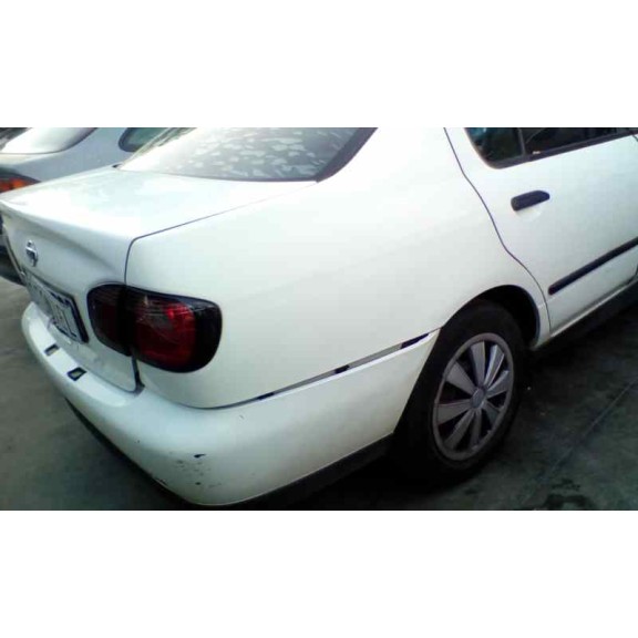 nissan primera berlina (p11) del año 2001