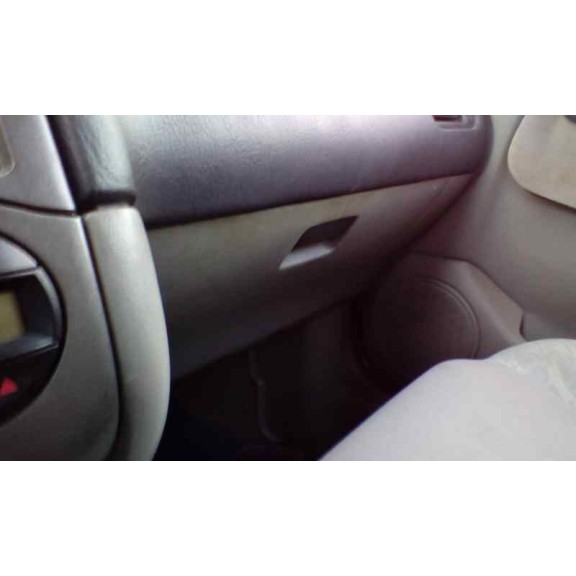 nissan primera berlina (p11) del año 2001