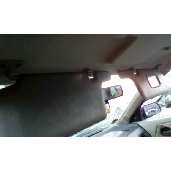 nissan primera berlina (p11) del año 2001