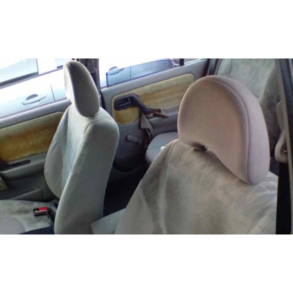 nissan primera berlina (p11) del año 2001