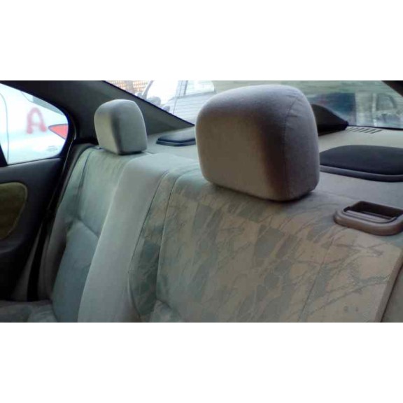 nissan primera berlina (p11) del año 2001