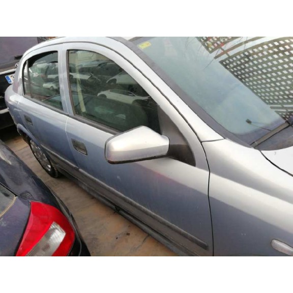 opel astra g berlina del año 2002