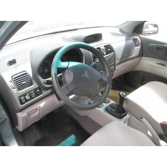 mitsubishi space star (dg0) del año 2004