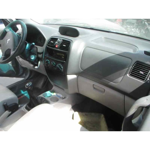 mitsubishi space star (dg0) del año 2004