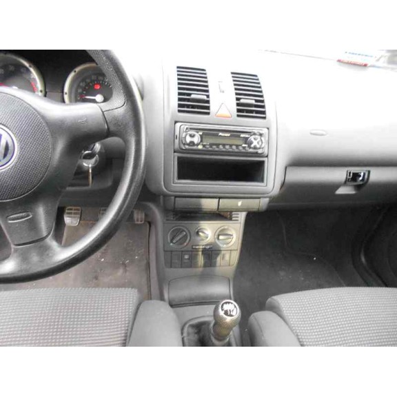 volkswagen polo berlina (6n2) del año 2001