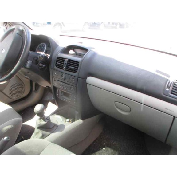 renault clio ii fase ii (b/cb0) del año 2004