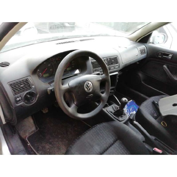 volkswagen golf iv berlina (1j1) del año 2000