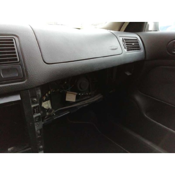 volkswagen golf iv berlina (1j1) del año 2000