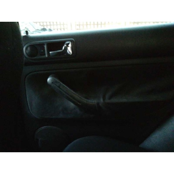 volkswagen golf iv berlina (1j1) del año 2000