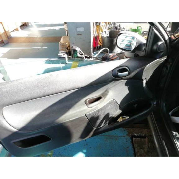 peugeot 206 berlina del año 2004