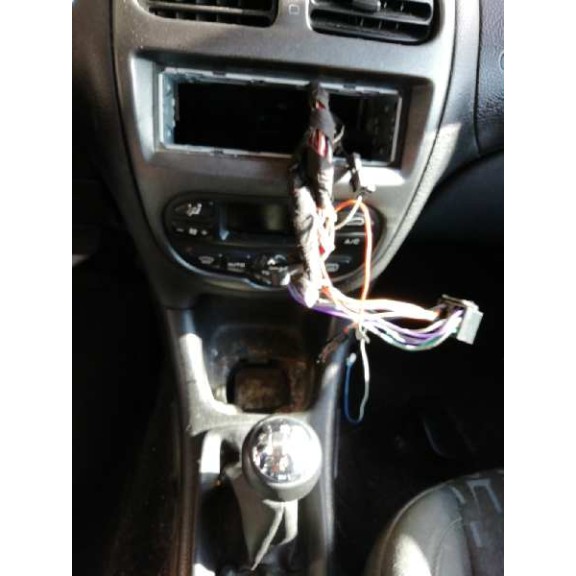 peugeot 206 berlina del año 2004