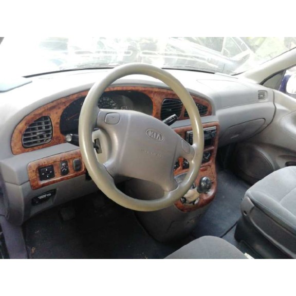 kia carnival del año 2001