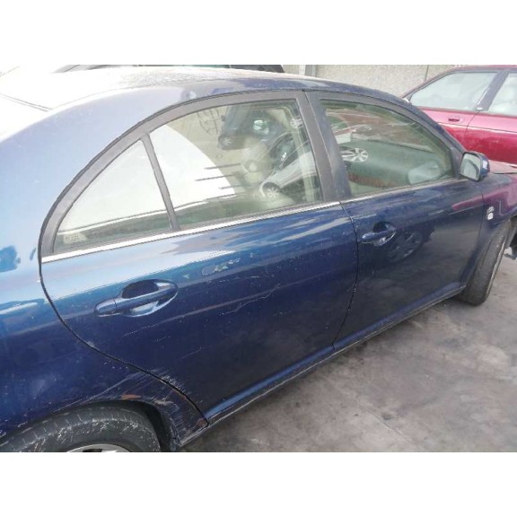 toyota avensis berlina (t25) del año 2004