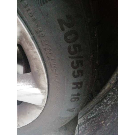 toyota avensis berlina (t25) del año 2004