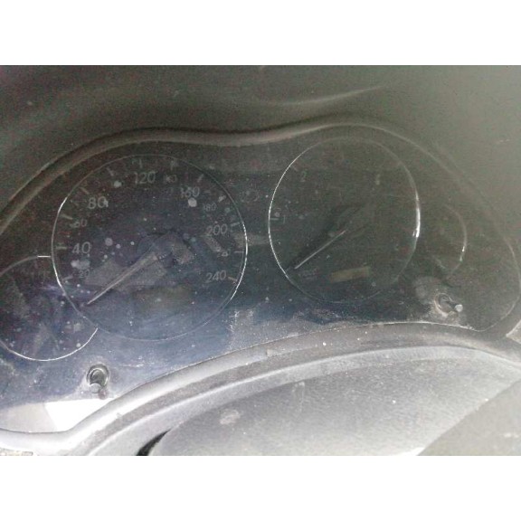 toyota avensis berlina (t25) del año 2004