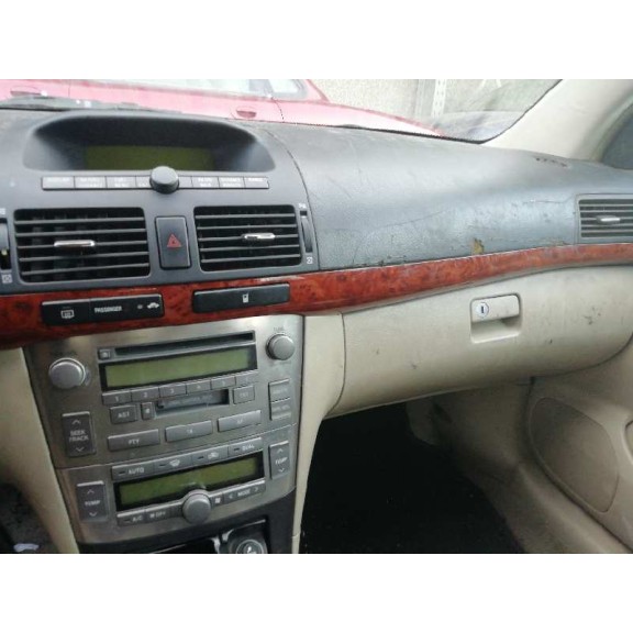 toyota avensis berlina (t25) del año 2004