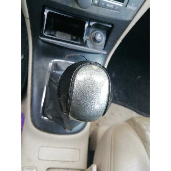 toyota avensis berlina (t25) del año 2004