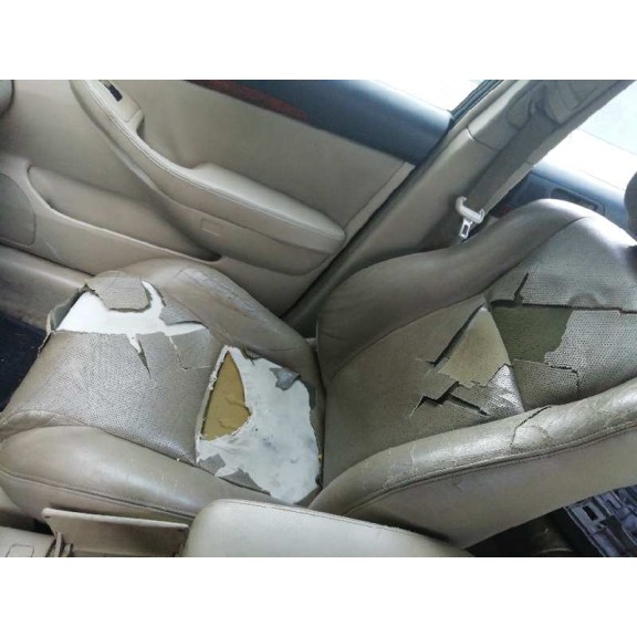 toyota avensis berlina (t25) del año 2004