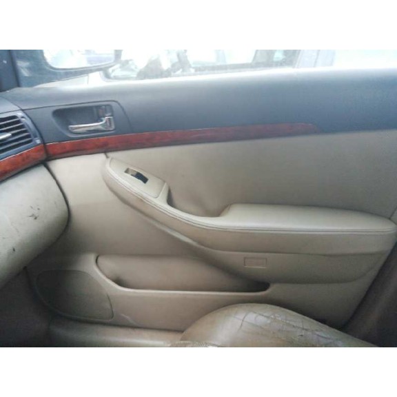 toyota avensis berlina (t25) del año 2004