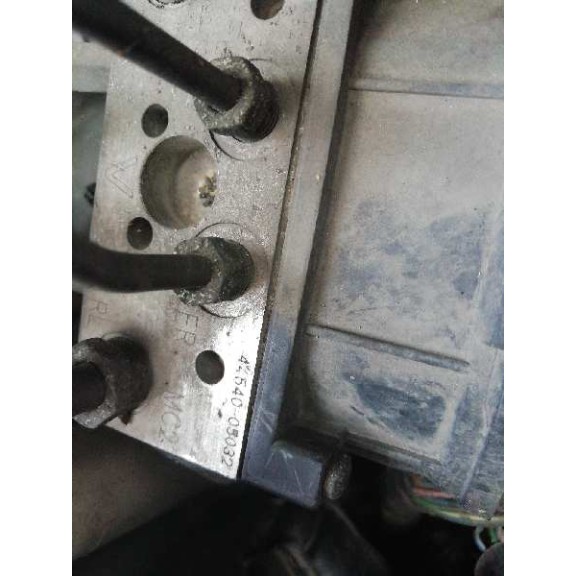 toyota avensis berlina (t25) del año 2004