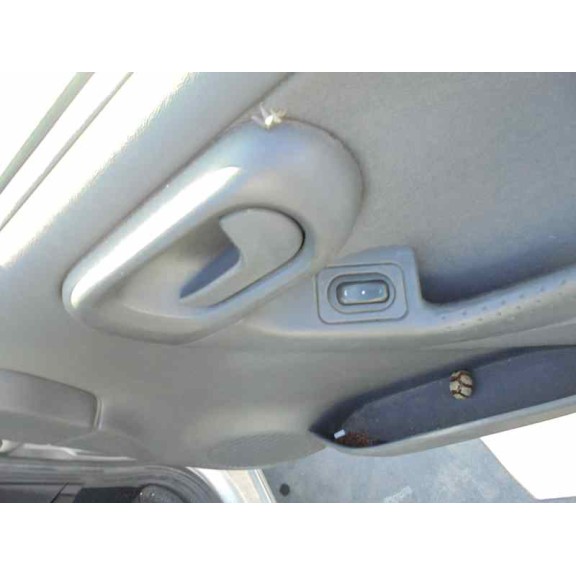 opel corsa c del año 2003