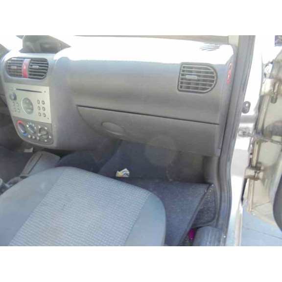 opel corsa c del año 2003