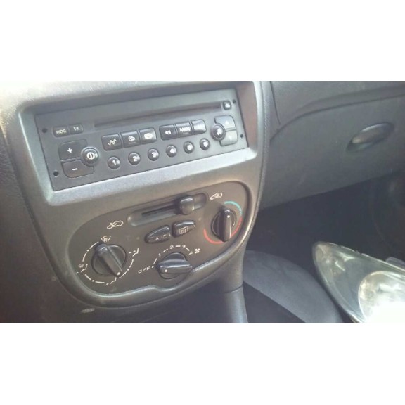 peugeot 206 berlina del año 2001