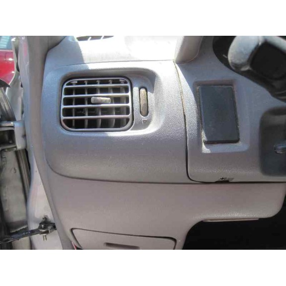 nissan micra (k11) del año 2002