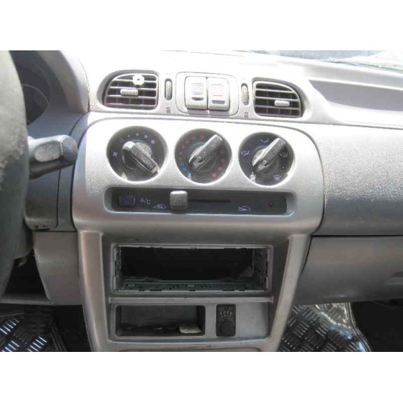 nissan micra (k11) del año 2002