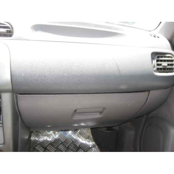 nissan micra (k11) del año 2002