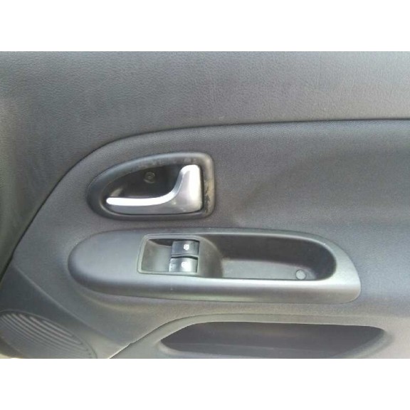 renault clio ii fase ii (b/cb0) del año 2004