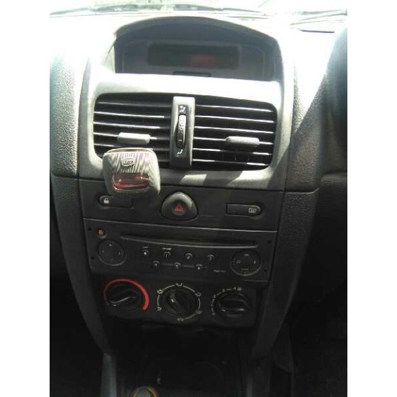 renault clio ii fase ii (b/cb0) del año 2004