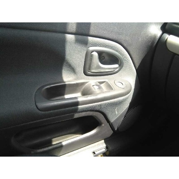 renault clio ii fase ii (b/cb0) del año 2004