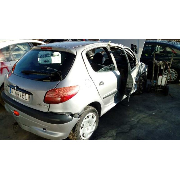 peugeot 206 berlina del año 2002