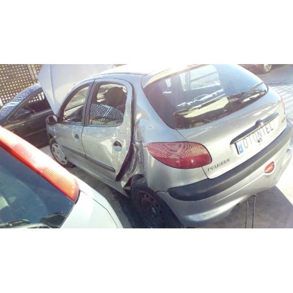 peugeot 206 berlina del año 2002