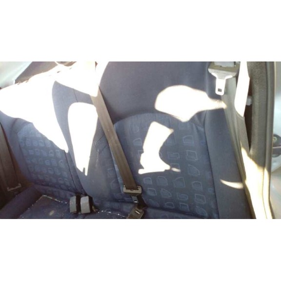 peugeot 206 berlina del año 2002