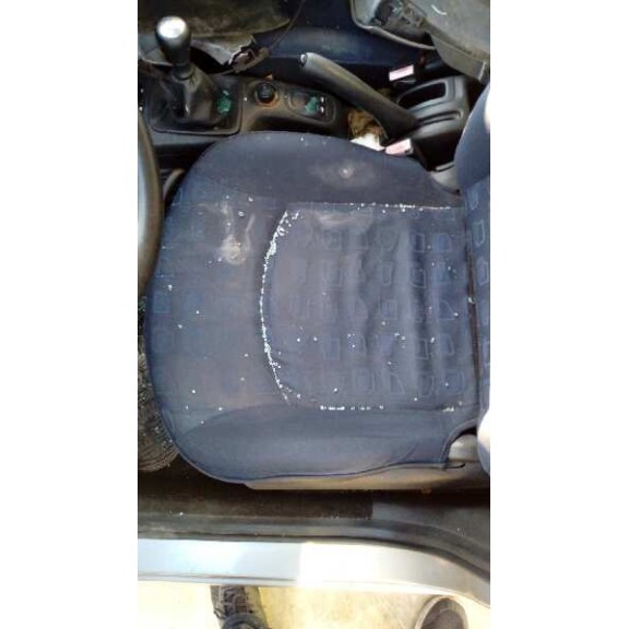 peugeot 206 berlina del año 2002