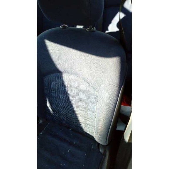 peugeot 206 berlina del año 2002