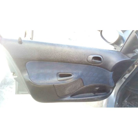 peugeot 206 berlina del año 2002