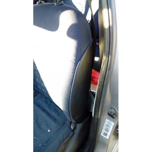 peugeot 206 berlina del año 2002