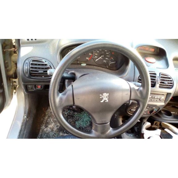 peugeot 206 berlina del año 2002