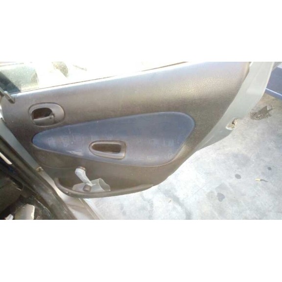 peugeot 206 berlina del año 2002