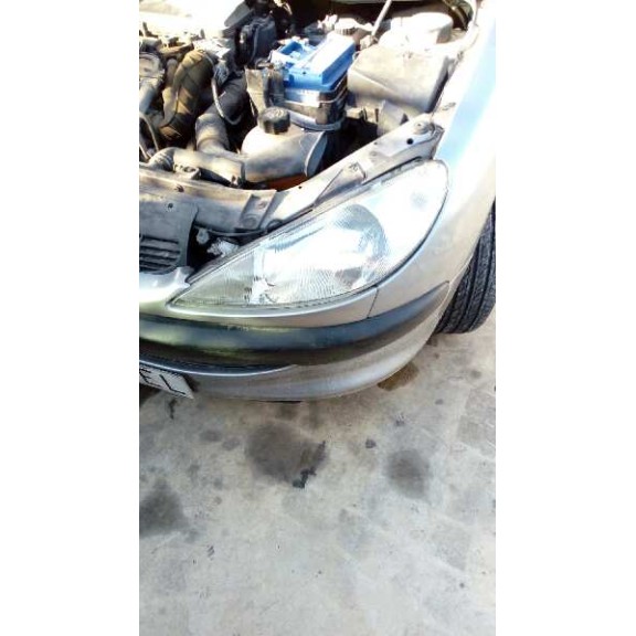 peugeot 206 berlina del año 2002