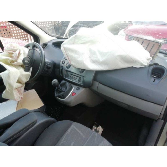 renault grand scenic del año 2005