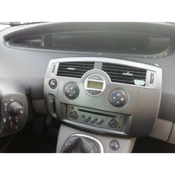 renault grand scenic del año 2005