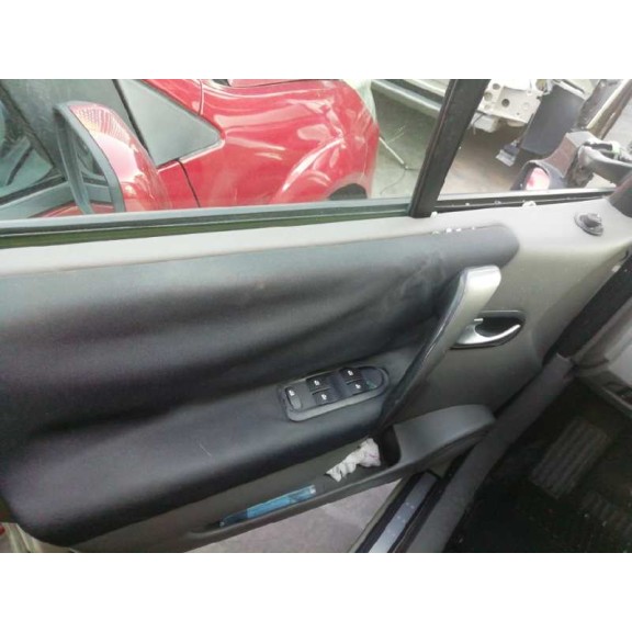 renault grand scenic del año 2005