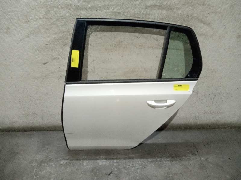 Recambio de puerta trasera izquierda para volkswagen golf vi (5k1) 2.0 tdi referencia OEM IAM 5K6833055K  