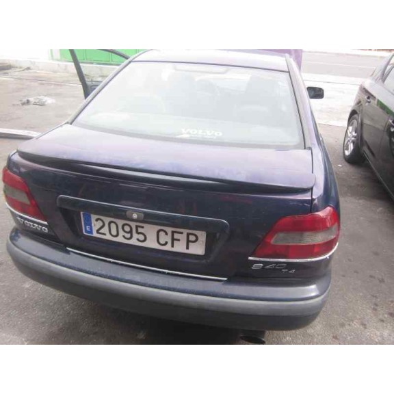 volvo s40 berlina del año 1998