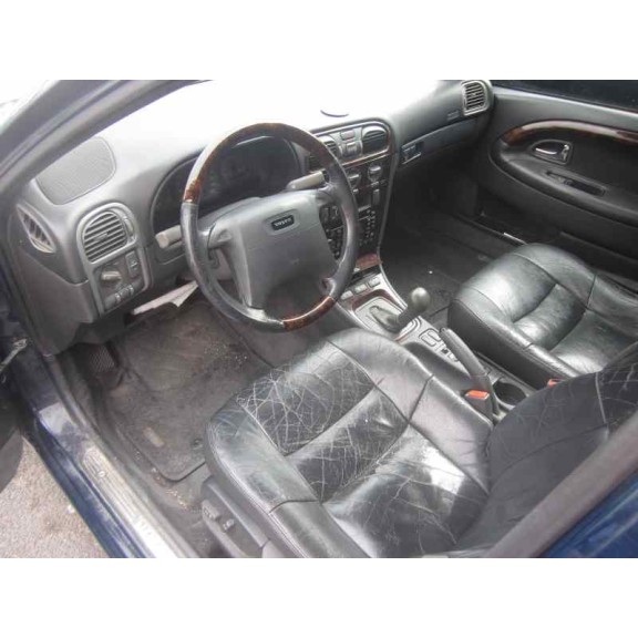 volvo s40 berlina del año 1998