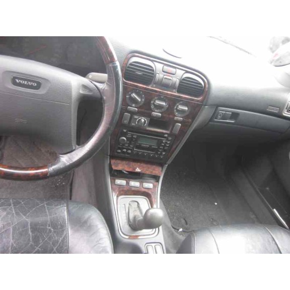 volvo s40 berlina del año 1998